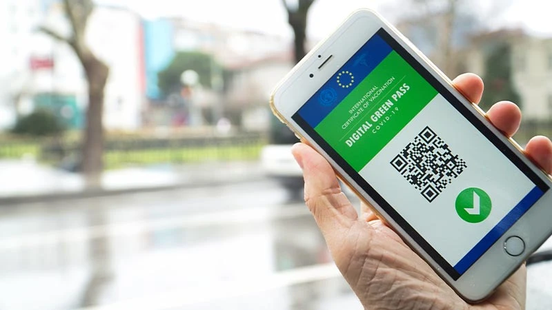 Vaccino Covid, come sarà il green pass digitale (e cartaceo)