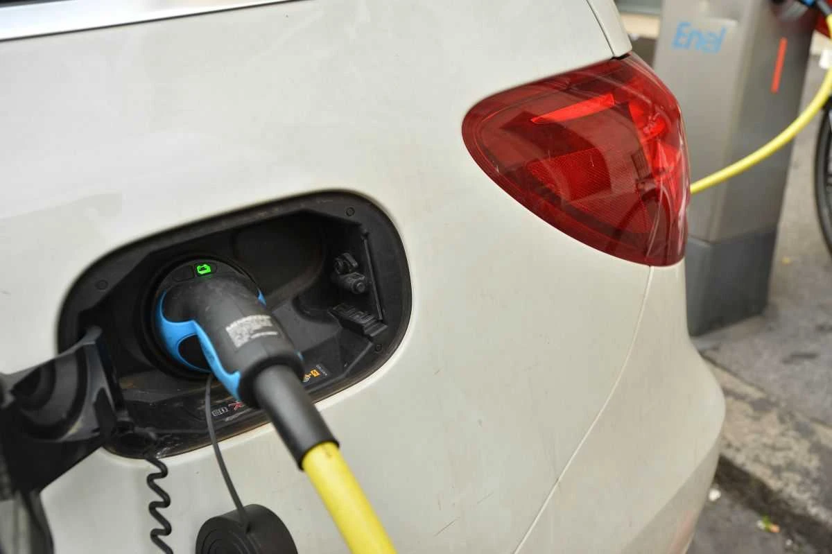 Ricarica auto elettriche, ARERA “Prezzo medio wallbox 1200 euro” Ricarica auto elettriche, ARERA “Prezzo medio wallbox 1200 euro”