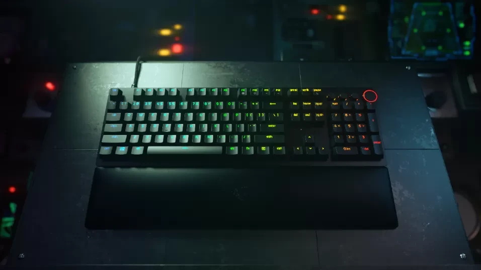 Razer Huntsman V2, la tastiera gaming ottica super veloce Razer Huntsman V2, la tastiera gaming ottica super veloce